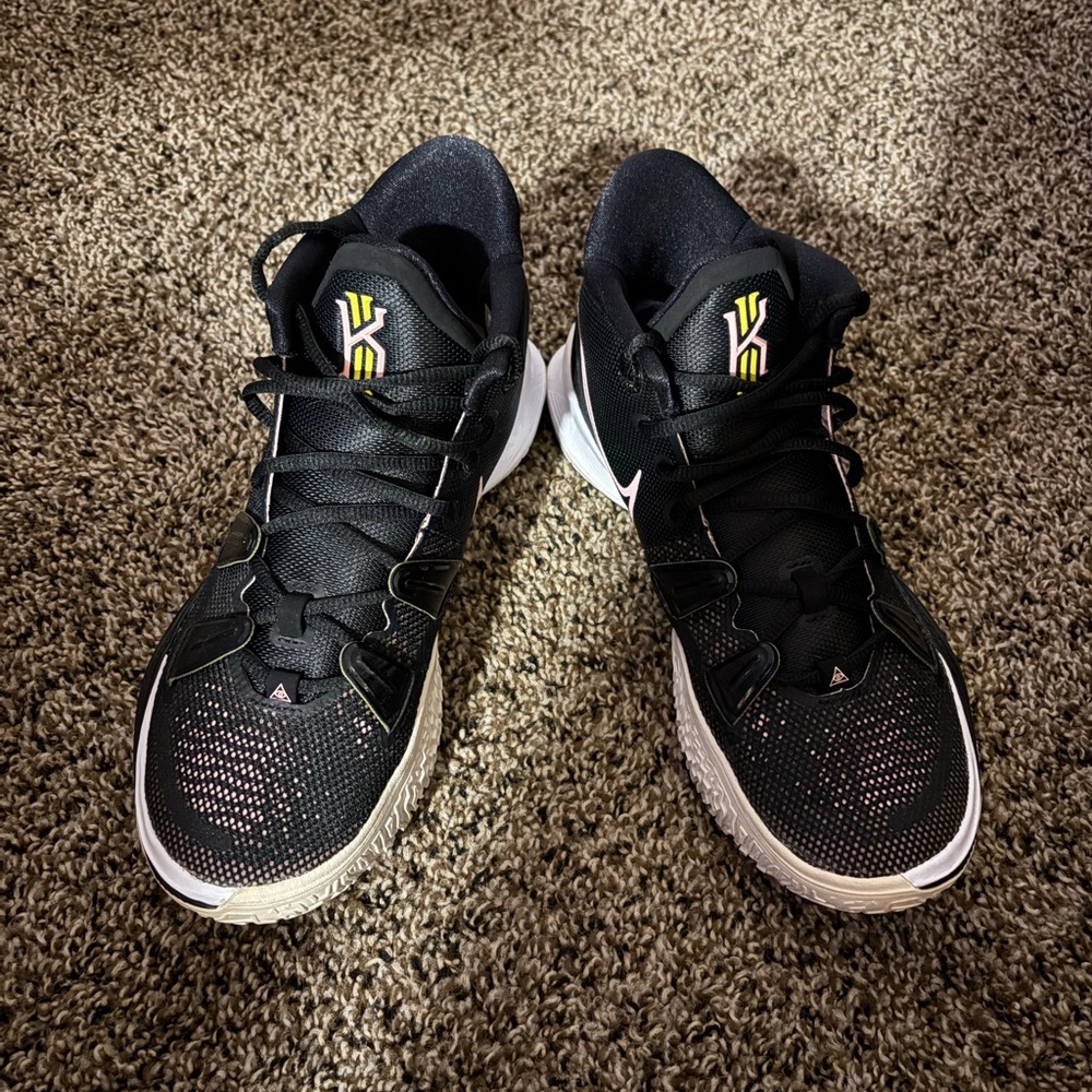 Women’s Black Kyrie Nike Shoes